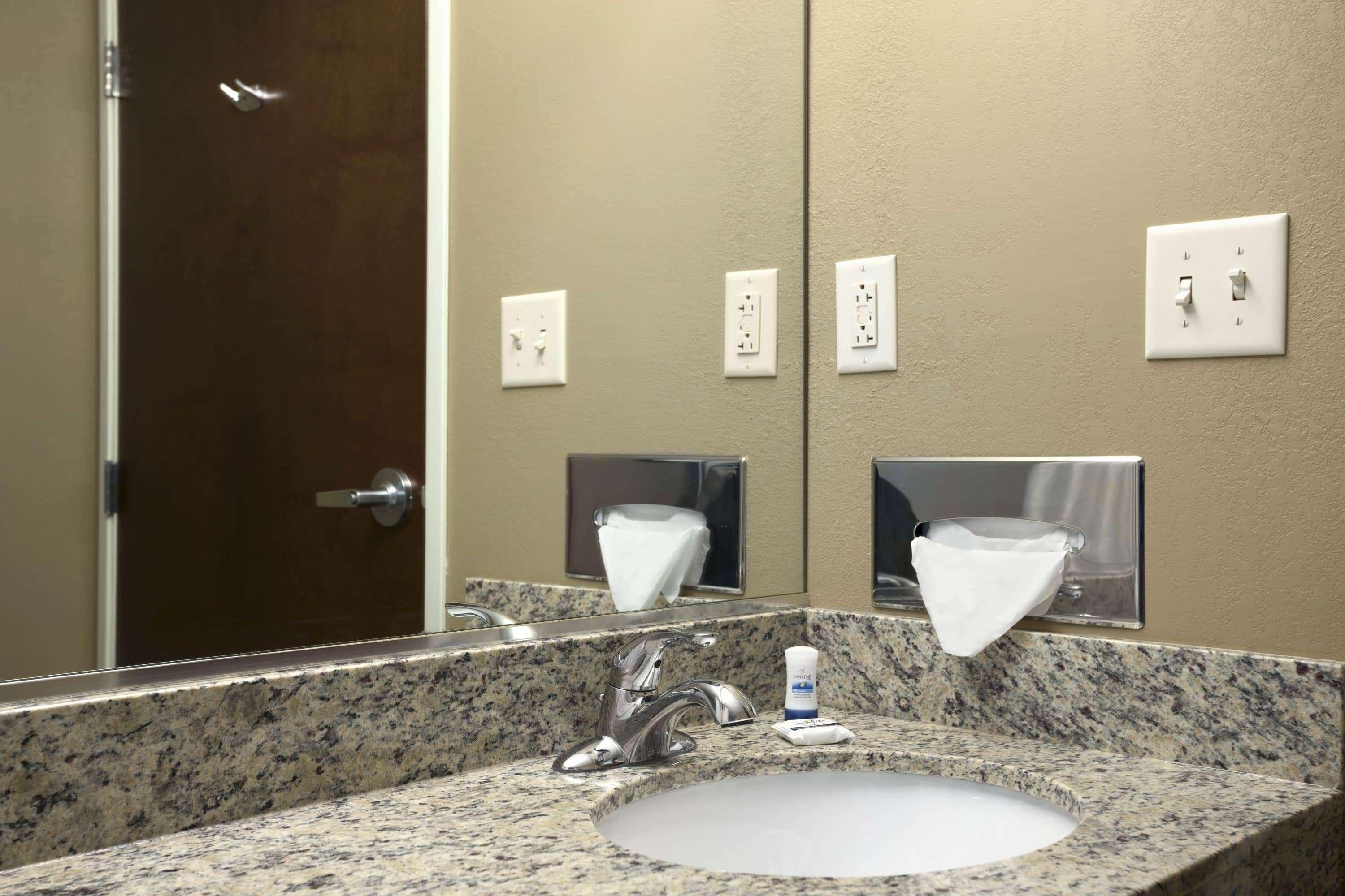 Sonesta Essential Fairmont Hotel Екстериор снимка
