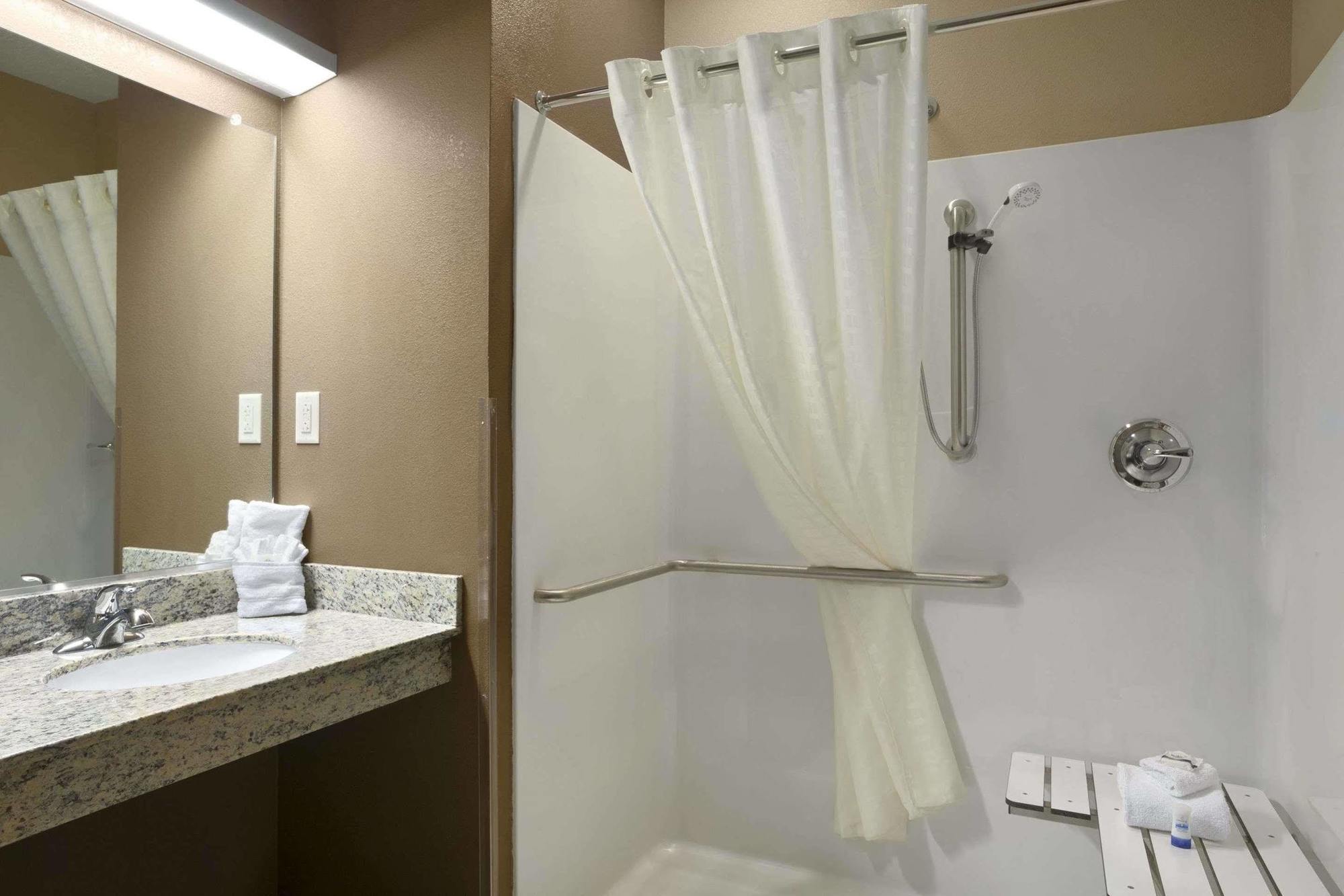 Sonesta Essential Fairmont Hotel Екстериор снимка