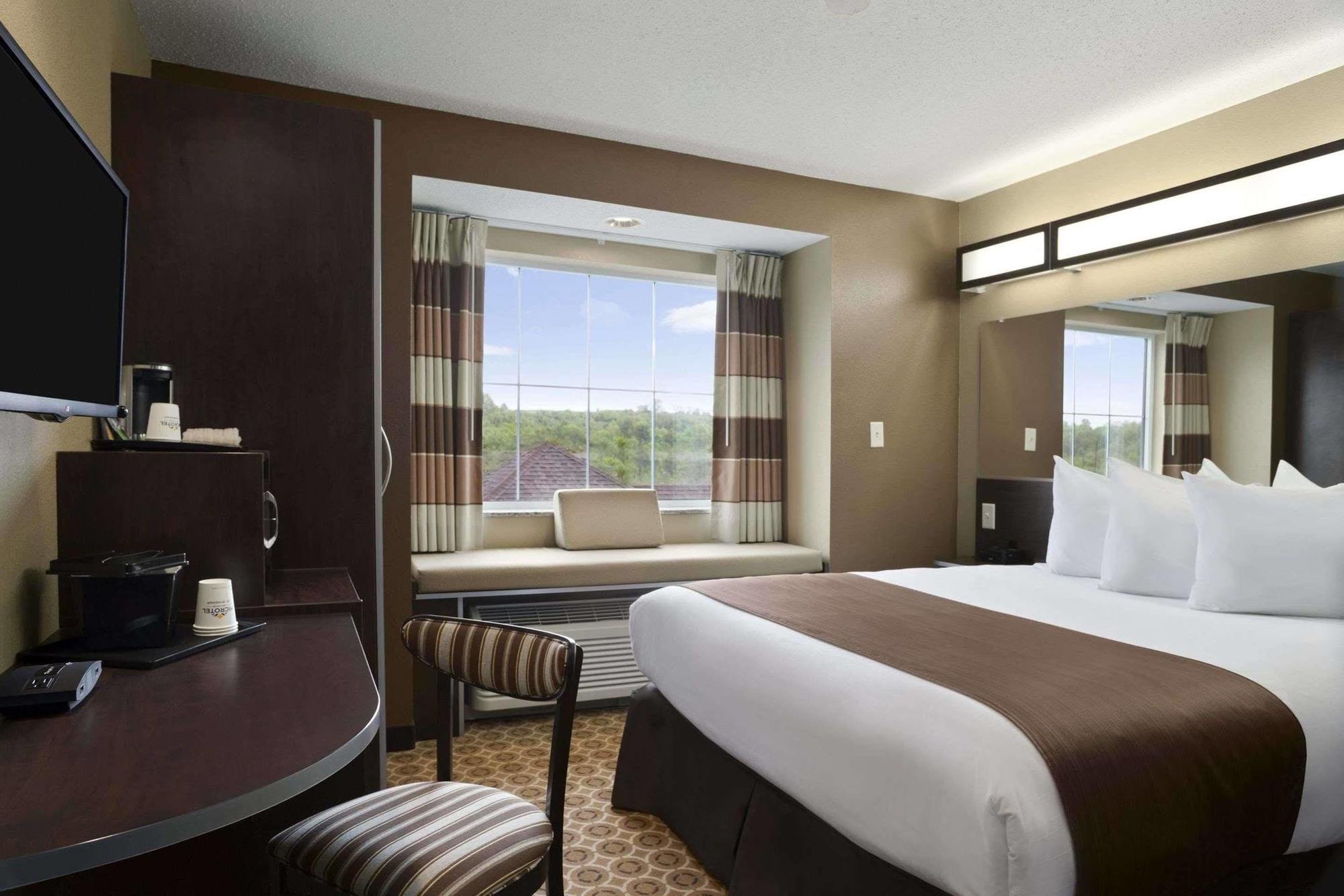 Sonesta Essential Fairmont Hotel Екстериор снимка